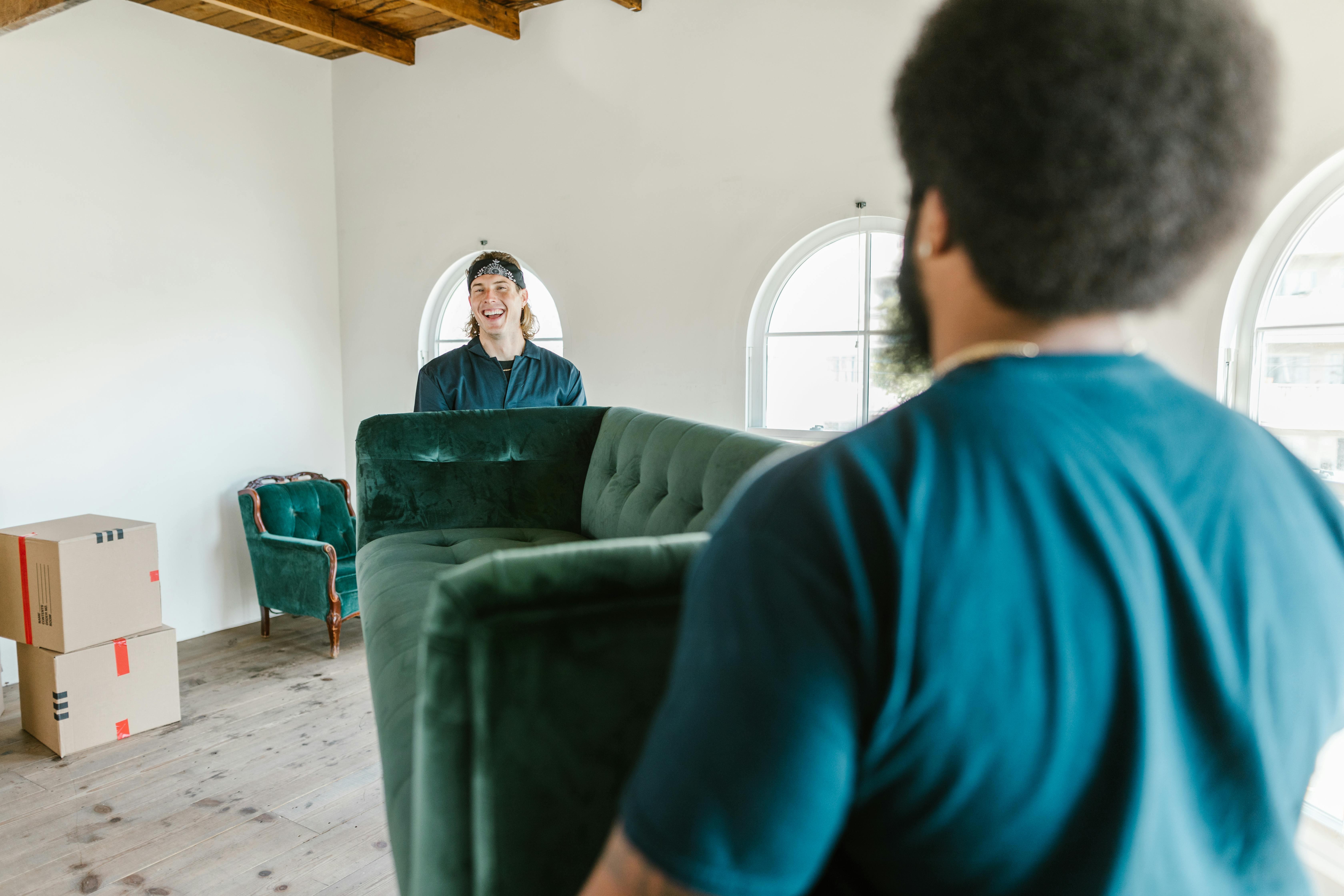 Professionell flytthjälp med möbler och bohag